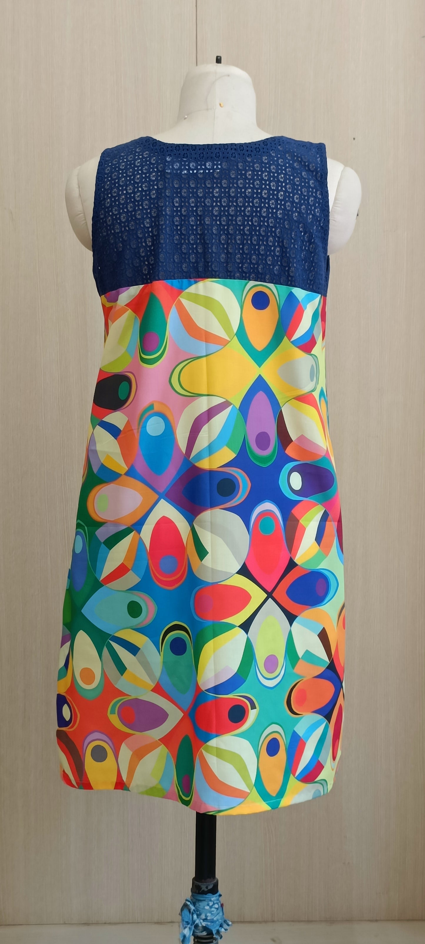 Printed dress with hakoba yoke