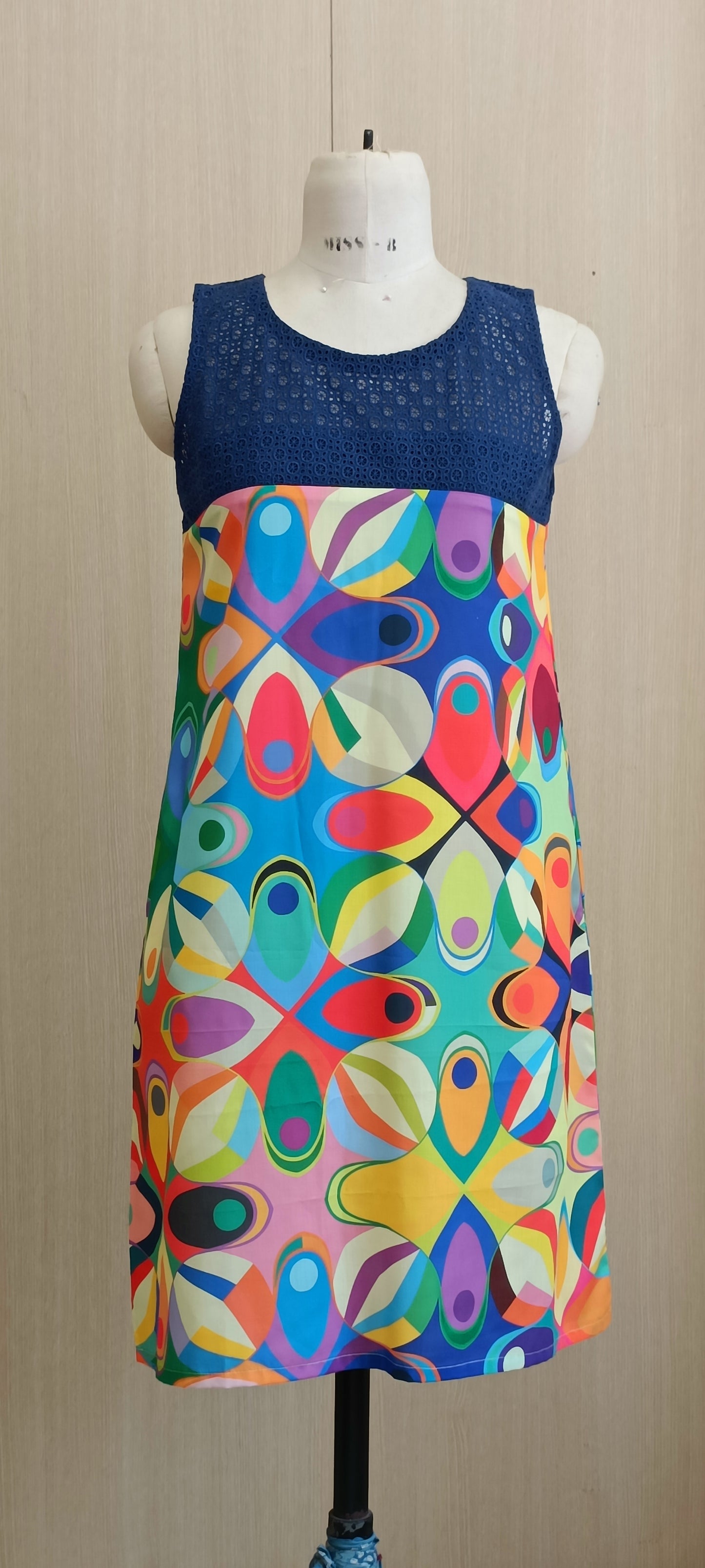 Printed dress with hakoba yoke